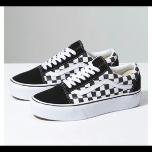 Old skool checkered platform vans